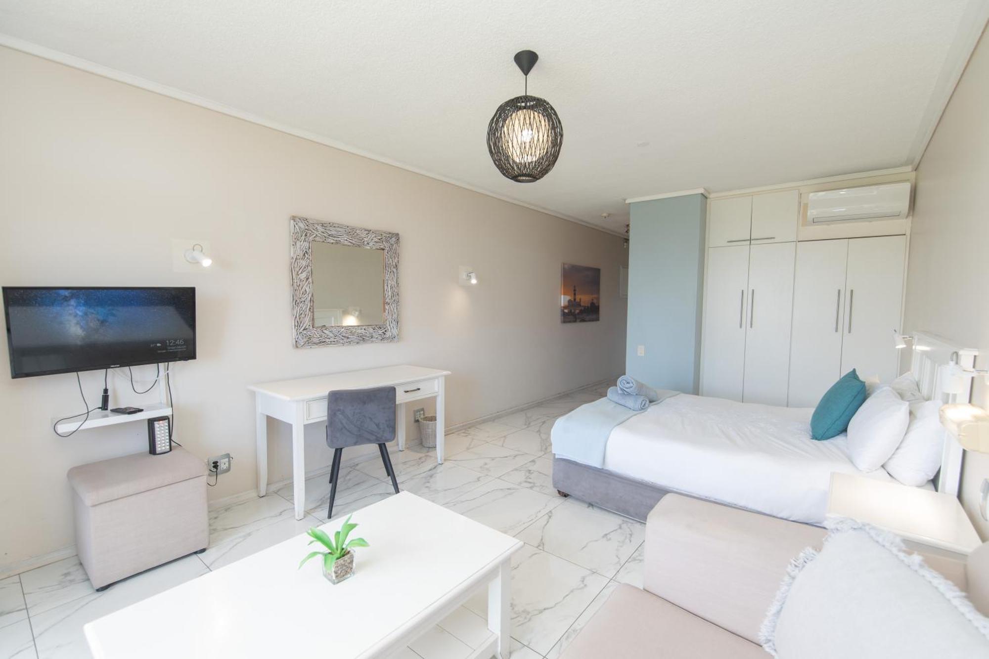 157 Brookes Hill Suites Near The Beach Port Elizabeth Exterior photo