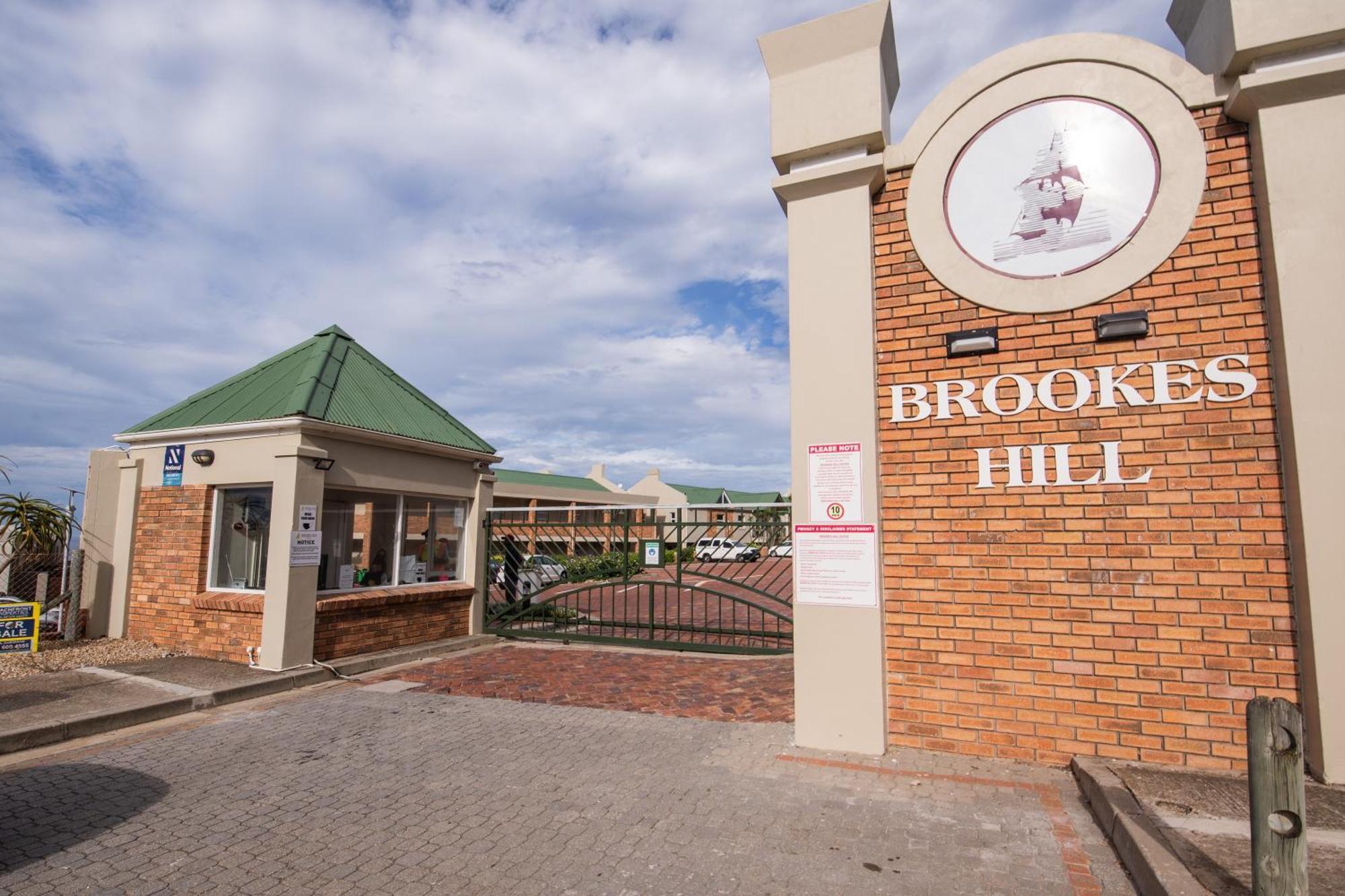 157 Brookes Hill Suites Near The Beach Port Elizabeth Exterior photo