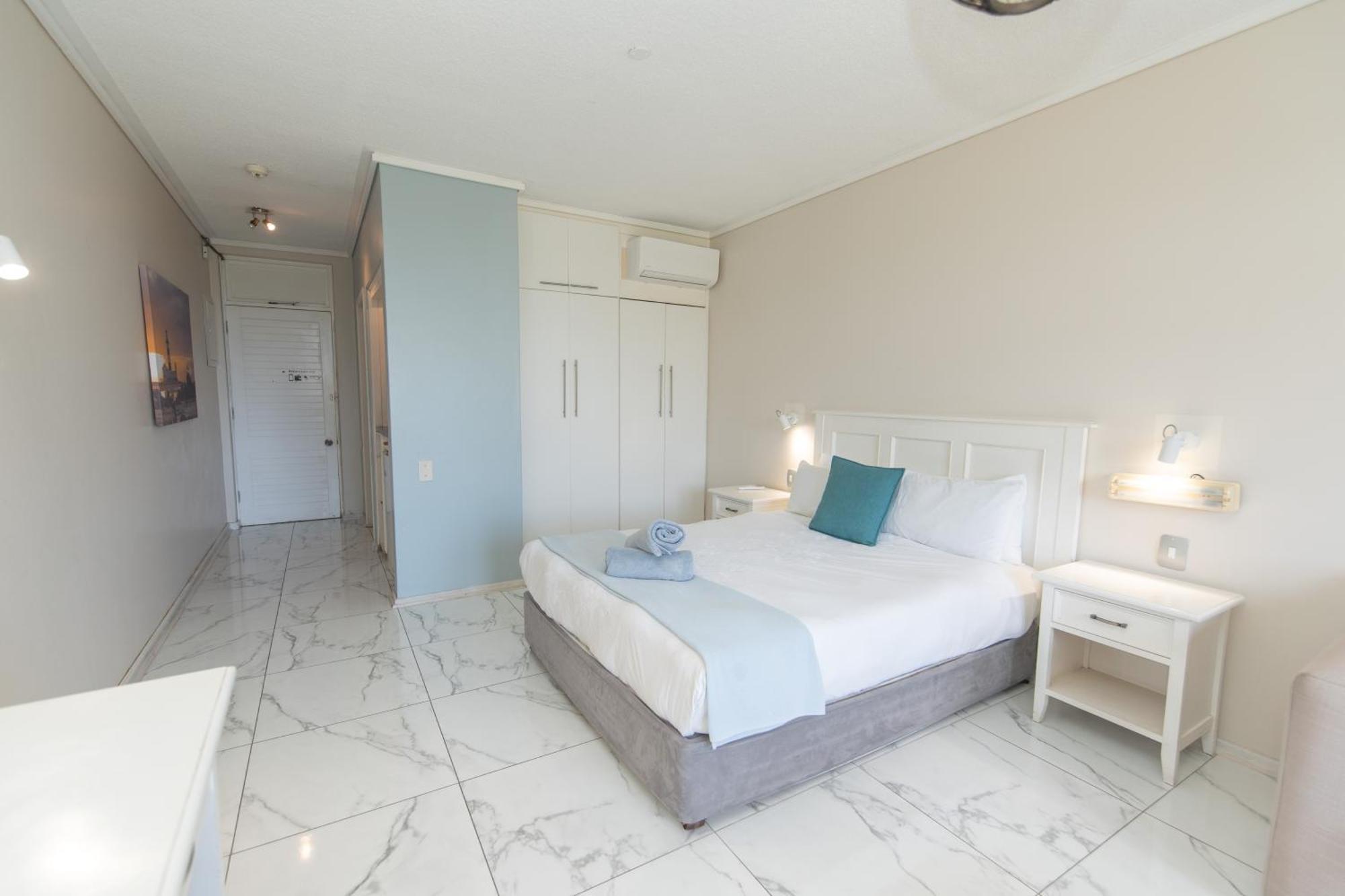 157 Brookes Hill Suites Near The Beach Port Elizabeth Exterior photo