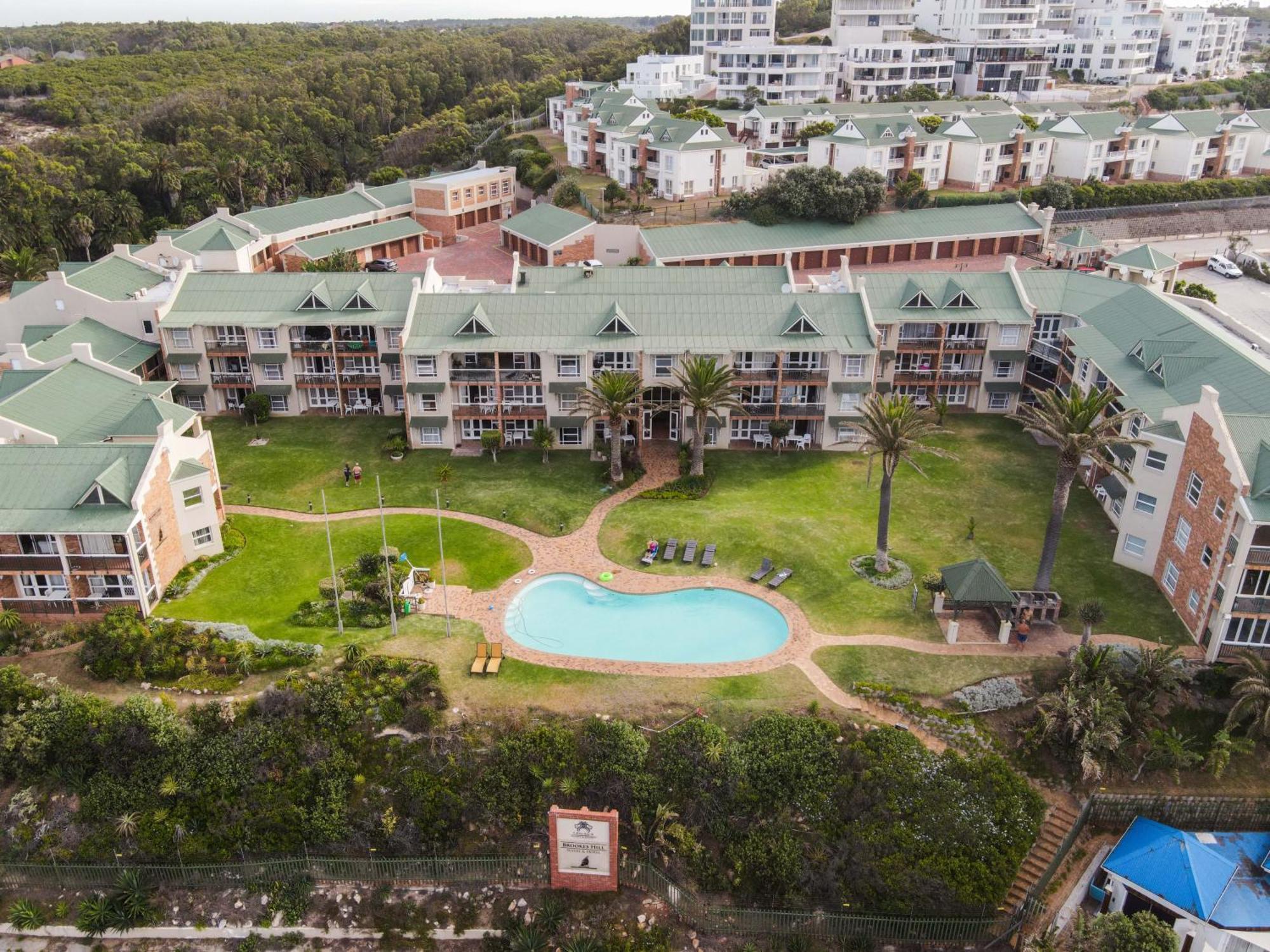 157 Brookes Hill Suites Near The Beach Port Elizabeth Exterior photo